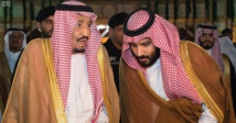  الغارديان:مؤشرات لتوسع الصدع بين الملك السعودي وولي عهده 