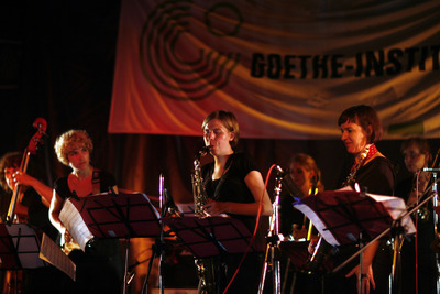 عرض لفرقة موسيقى نسائية ألمانية ينفس عن سكان غزة واقعهم الصعب