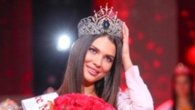 تجريد " الحسناء الكاذبة " ملكة جمال روسيا من اللقب