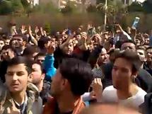 أيران تحذر من فراغ سياسي بعد مقتل متظاهرين في دمشق