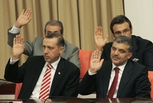غول وأردوغان : لامكان للأنظمة الديكتاتورية وتركيا فقدت ثقتها بالاسد غول وأردوغان : لامكان للأنظمة الديكتاتورية وتركيا فقدت ثقتها بالاسد