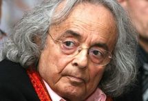 الشاعر السوري أدونيس أول أديب عربي يتسلم جائزة غوته الالمانية