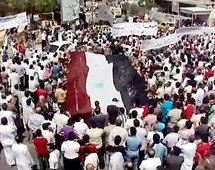 18 قتيلا في "جمعة الموت ولا المذلة" وتزايد الضغوط الدولية على النظام السوري 18 قتيلا في "جمعة الموت ولا المذلة" وتزايد الضغوط الدولية على النظام السوري