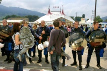 سيرك "كني" السويسري يحتفل بعيد ميلاده المئوي بعروض ترفيهية  