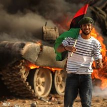 عبد الجليل يعد بتشكيلة الحكومة الاسبوع المقبل والثوار يتقدمون في سرت عبد الجليل يعد بتشكيلة الحكومة الاسبوع المقبل والثوار يتقدمون في سرت