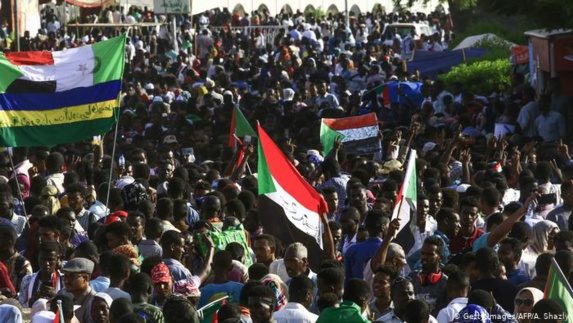 السودان: "مسيرة مليونية" في الخرطوم تطالب بحكم مدني السودان: "مسيرة مليونية" في الخرطوم تطالب بحكم مدني