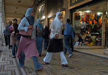  الزي بعد بن علي ...كثيرات من التونسيات يتحجبن وقليلات  يتنقّبن