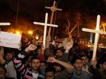 أقباط يقطعون الطريق أمام التليفزيون احتجاجا على أحداث كنيسة بأسوان