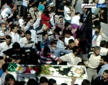 ثمانية قتلى في سوريا السبت بينهم اثنان في اطلاق نار على جنازة مشعل تمو ثمانية قتلى في سوريا السبت بينهم اثنان في اطلاق نار على جنازة مشعل تمو
