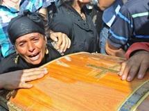 الاف يشاركون في تشييع 17 من ضحايا القاهرة