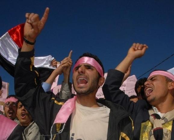 خمسة قتلى و45 جريحا في اطلاق النار على المتظاهرين في صنعاء