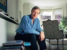 فوز البريطاني جوليان بارنز بجائزة  "مان بوكر"عن رواية "الاحساس  بالنهاية" 