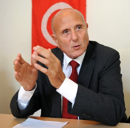 التأسيسي التونسي... تقدم النهضة وأحمد نجيب الشابي يقر بهزيمته السياسية