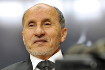 عبد الجليل في الدوحة للمشاركة في اجتماع مع الحلف الاطلسي