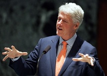 بيل كلينتون ينتقد الجمهوريين واوباما معا في كتاب يسبق الاستحقاق الرئاسي