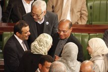 المرزوقي والغنوشي محاطان بالمبتهجين