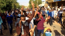 أصوات معارضة فى السودان : الثورة بدأت توا