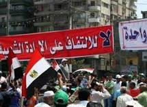 بوادر مواجهة بين الجيش والاخوان حول الدستور وصلاحيات البرلمان