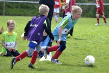 ابتكار في كرة القدم لتسلية الصغار يثير جدلا بين الكبار   ابتكار في كرة القدم لتسلية الصغار يثير جدلا بين الكبار