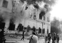 قتلي و جرحي مع استمرار الاشتباكات بين المتظاهرين والجيش في وسط القاهرة