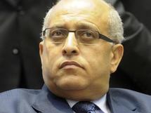 وزير داخلية مصر يطالب الضباط والجنود بعدم استخدام الأسلحة وبضبط النفس