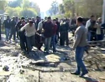 أربعون قتيلا في هجومين استهدفا مقرين للامن في دمشق مع وصول المراقبين