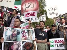 مقتل  37 مدنيا بينهم عشرة في مدينتين سوريتين يزورهما وفد المراقبين العرب