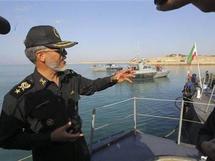 ايران تواصل استعراض القوة العسكرية وتختبر صواريخ جديدة في مضيق هرمز