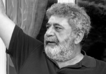 فارس الحلو .. من نجا ويحاول النجاة بمن بقي فارس الحلو .. من نجا ويحاول النجاة بمن بقي