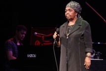 سيزاريا إيفورا "حافية القدمين" التي يحتفل بها غوغل اليوم سيزاريا إيفورا "حافية القدمين" التي يحتفل بها غوغل اليوم