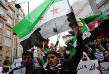 مقتل 42 شخصا في سورية مع الموافقة على تمديد بعثة مراقبي الجامعة العربية شهرا آخر