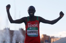 العداء الكيني كامورور يحطم الرقم القياسي بسباق نصف الماراثون