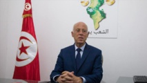 قيس سعيد رجل القانون يفاجئ الطبقة السياسية في تونس