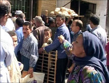 ارتفاع نسبة الفقر في مصر ورئيس الوزراء يؤكد عدم تلقى مساعدات عربية او غربية