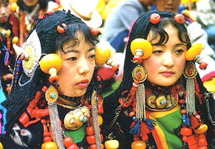 فتيات من التبت