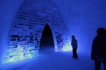 كنيسة من الثلج والجليد في بافاريا تحيي ذكرى وقفة احتجاجية ألمانية