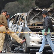 اسرائيل ترى صعوبات حزب الله ورسالة من ايران في الهجمات الاخيرة على سفاراتها