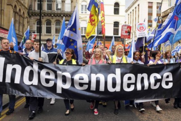 الآلاف في مسيرة لندن للمطالبة بإجراء استفتاء جديد على بريكست