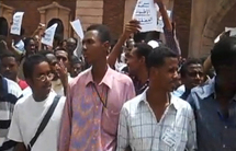 الشرطة السودانية تطرد طلابا من جامعة الخرطوم
