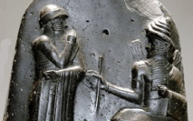 مؤرخ عراقي : لا وطن بلا ذاكرة ويجب حماية الذاكرة العراقية مؤرخ عراقي : لا وطن بلا ذاكرة ويجب حماية الذاكرة العراقية