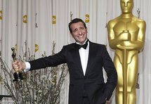 - أفضل ممثل: الفرنسي جان دوجاردان (39 عاما) عن دوره في فيلم (الفنان).