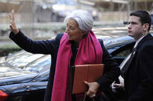 الاوروبيون يسعون الى طي صفحة ازمة الديون خلال قمة الخميس