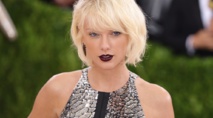 تايلور سويفت تتفوق على مايكل جاكسون بعد فوزها بـ6 جوائز جديدة