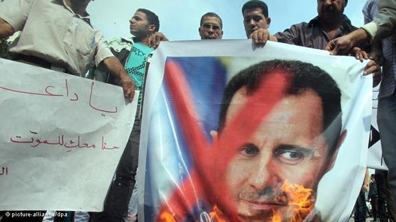 عرض قوة للنظام السوري مع دخول الانتفاضة عامها الثاني وسط استمرار العنف