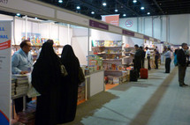 مشروع "كلمة" يحتفل بتوقيع أربعة كتب في معرض ابوظبي للكتاب
