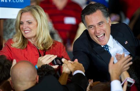 الجمهوري رومني يحظى بدعم شخصيات أمريكية بارزة بينها بوش الأب