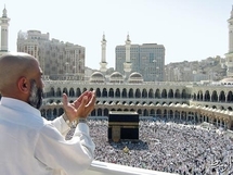 خلافات زوجية تمنع مصريا من أداء العمرة