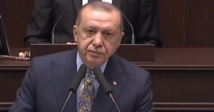 أردوغان يتهم اوغلو وحلفاء سابقين بالاحتيال على بنك حكومي