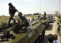 تواصل العمليات العسكرية الجمعة وتظاهرات ليلية في عدة مناطق سورية