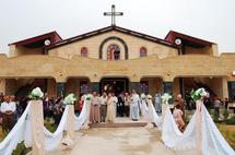 المسيحيون يحيون الجمعة العظيمة في كنيسة القيامة بالقدس وسط اجراءات مشددة